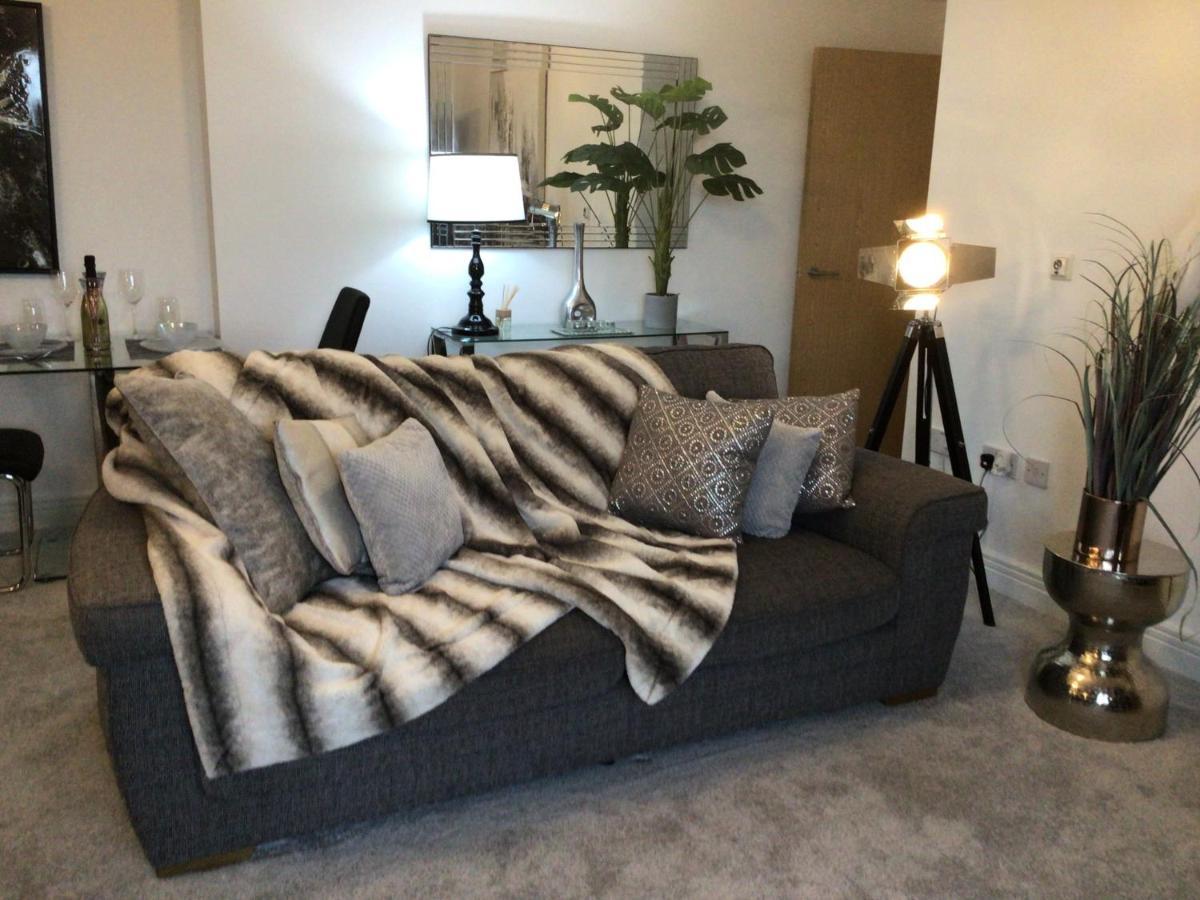 Luxurious River View Apartment With Terrace Worcester Exterior foto