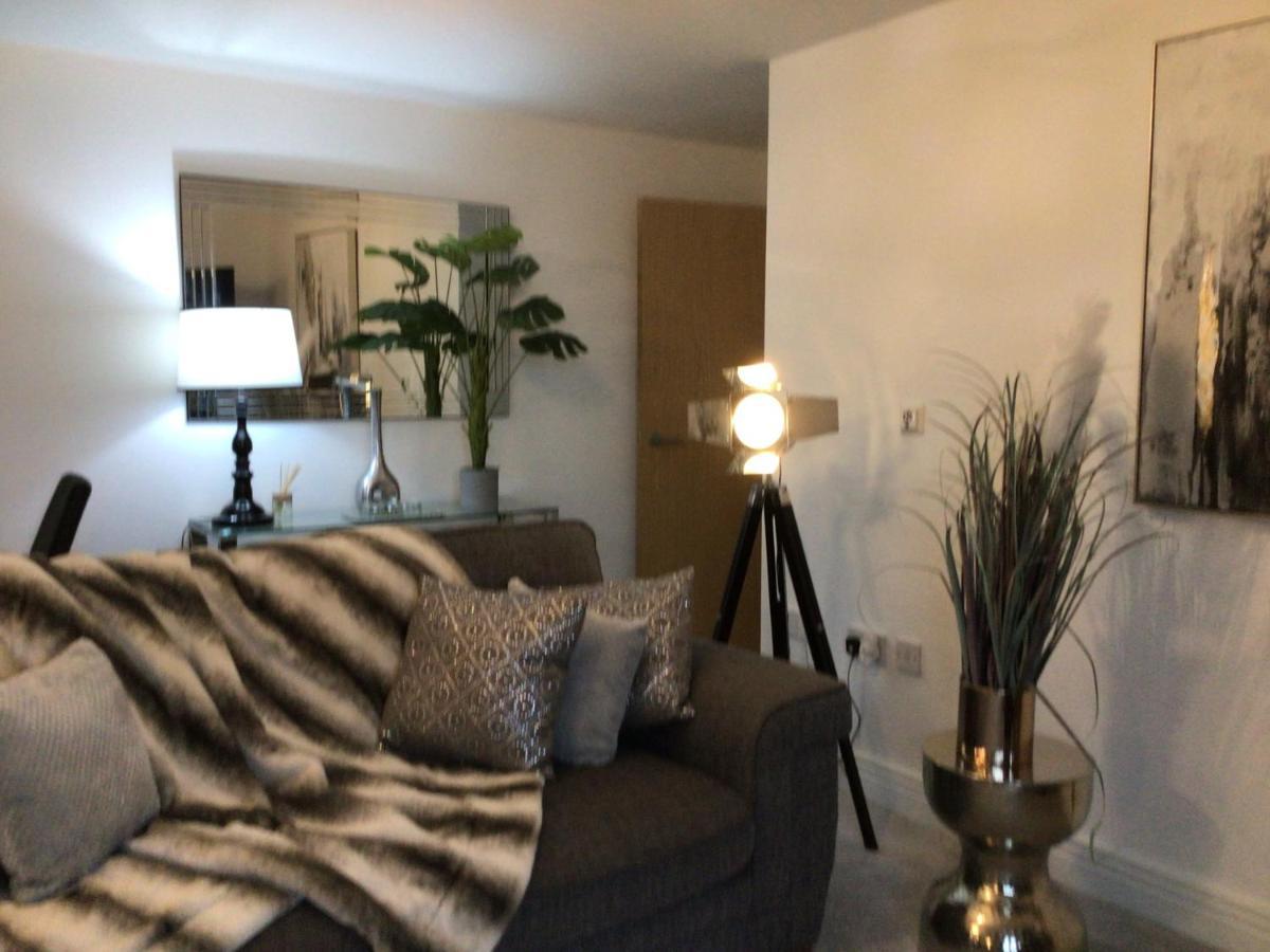 Luxurious River View Apartment With Terrace Worcester Exterior foto