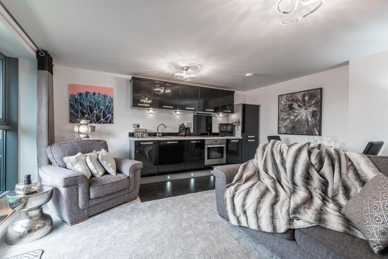Luxurious River View Apartment With Terrace Worcester Exterior foto