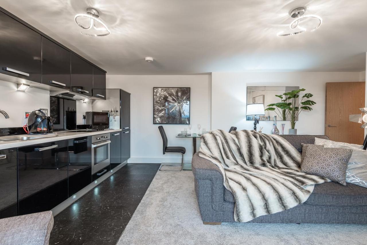 Luxurious River View Apartment With Terrace Worcester Exterior foto
