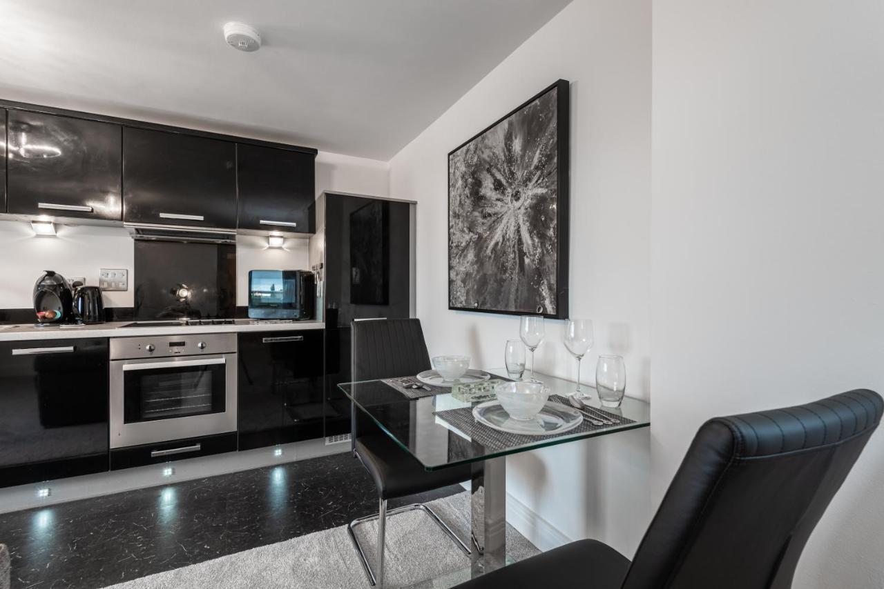 Luxurious River View Apartment With Terrace Worcester Exterior foto